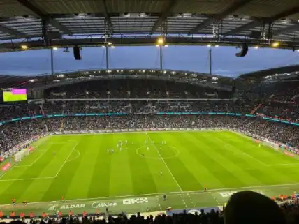 יציע קולין בל - בלוק 327