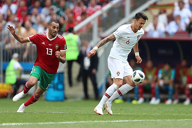 למה כרטיסים לליגת העל האנגלית כל כך יקרים? background image