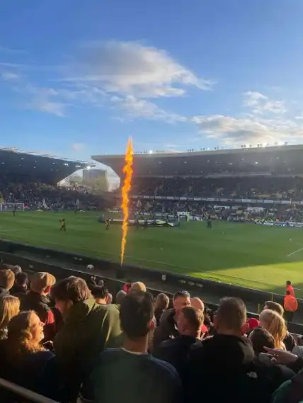 מוליניו – יציע סטיב בול, אזור JL3