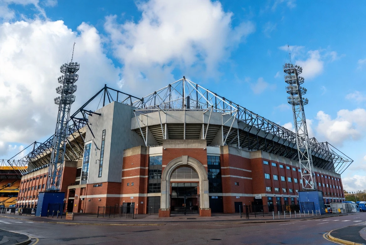 מתי כרטיסים לWolverhampton Wanderers בדרך כלל עולים למכירה background image